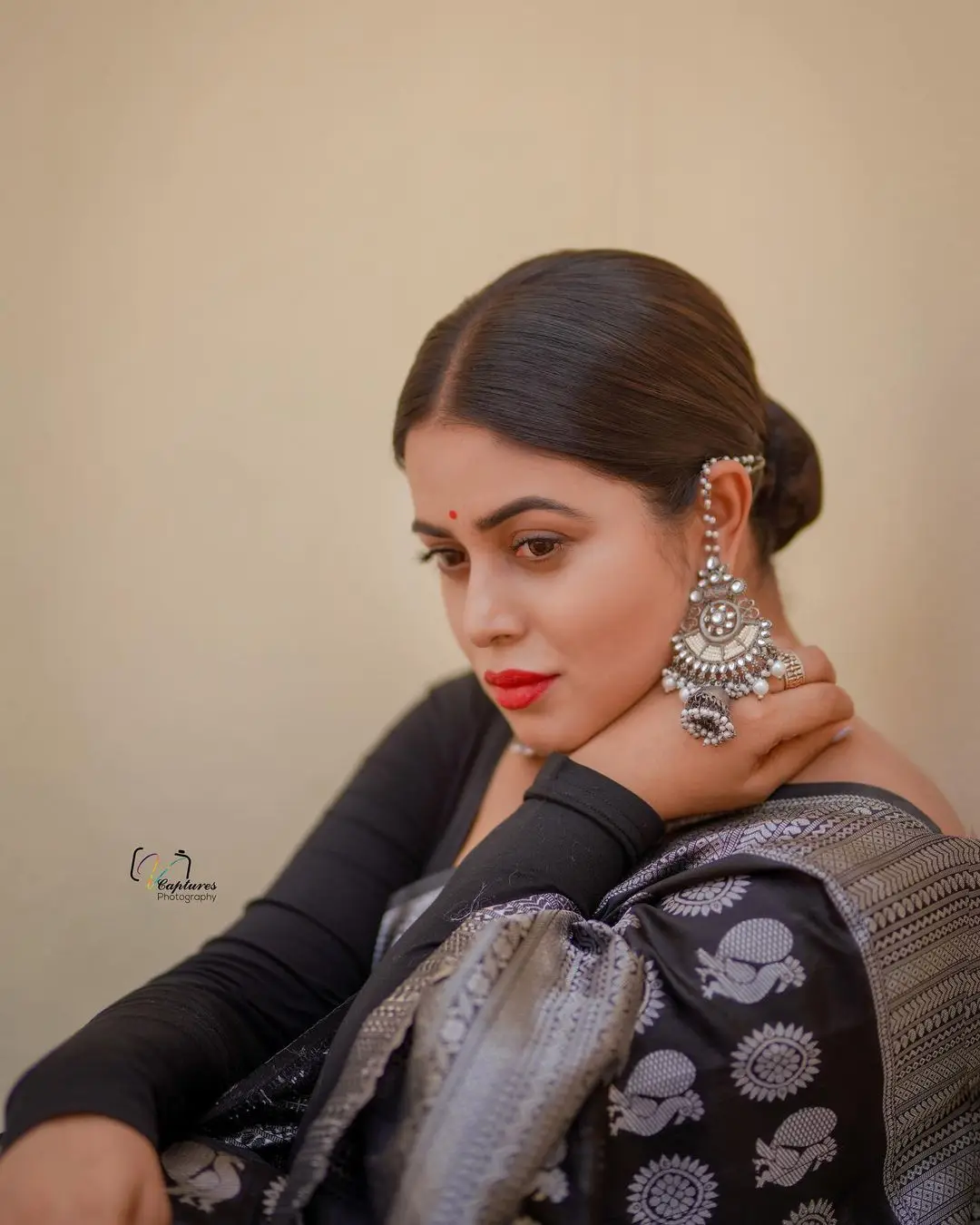 malayalam girl shamna kasim in black saree blouse